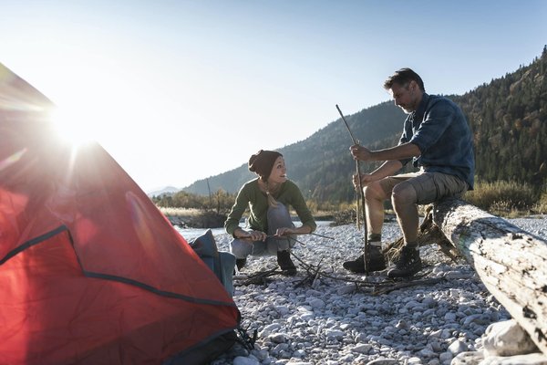 Comment maintenir une bonne nutrition lors d'un camping prolongé en zone reculée?
